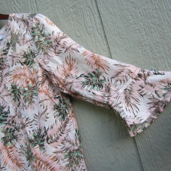 J.Jill Love Linen Top Womens PM 100% linen‎ Tropical Floral Bell Sleeve V-Neck - Picture 3 of 14